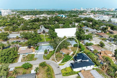 1300 LOMA LINDA Court, Sarasota, FL, 34239 — photo 2