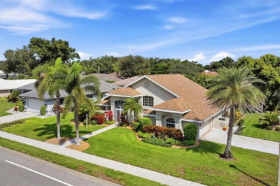 450 LAKE OF THE WOODS Drive, Venice, FL, 34293 — photo 2