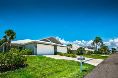 215 LEWIS Circle, PUNTA GORDA, FL, 33950 — photo 2