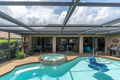 301 THORN HILL Place, Sun City Center, FL, 33573 — photo 2