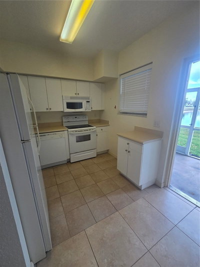 8312 BERNWOOD COVE Loop, Fort Myers, FL, 33966 — photo 2