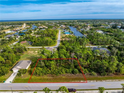 9412 HALLENDALE Drive, Port Charlotte, FL, 33981 — photo 2