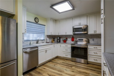 260 CENTRAL Avenue, Umatilla, FL, 32784 — photo 2