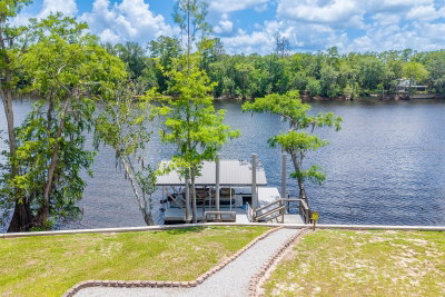 8213 RIVERVIEW Road, Fanning Springs, FL, 32693 — photo 2