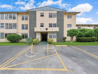 110 ROYAL PALM Road, Hialeah Gardens, FL, 33016 — photo 2