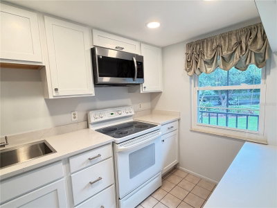 333 LAKE HOWARD Drive, Winter Haven, FL, 33880 — photo 2