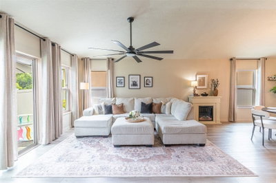 615 VALRI PARK Drive, Valrico, FL, 33594 — photo 2