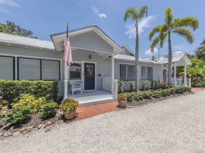 726 EAGLE POINT Drive, Venice, FL, 34285 — photo 2
