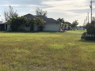 339 19TH Terrace, Cape Coral, FL, 33909 — photo 2