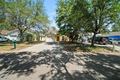 2424 CAMDEN OAKS Place, Valrico, FL, 33594 — photo 2