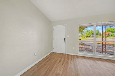 5909 WOLF Road, Orlando, FL, 32808 — photo 2