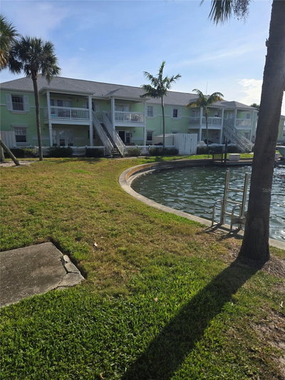 5231 BEACH Drive, St Petersburg, FL, 33705 — photo 2