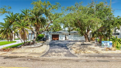 3800 SHORE ACRES Boulevard, St Petersburg, FL, 33703 — photo 2