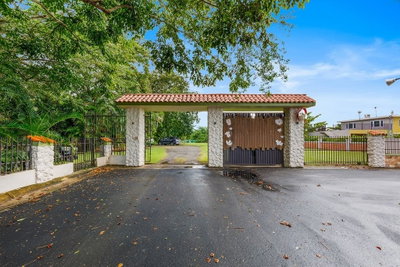 690 LOS NABORIAS Street, Vega Alta, PR, 00692 — photo 2