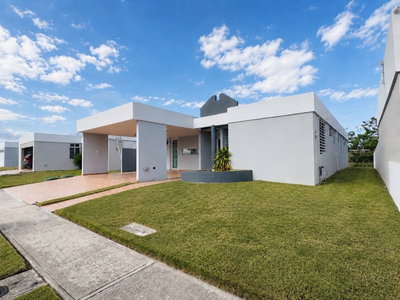 URB. PARQUE DE  HIPOCAMPO ST., Humacao, PR, 00791 — photo 2