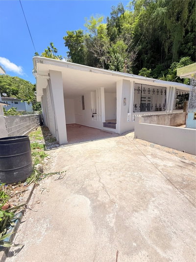 77 TULIPÁN PÁMPANOS, Vega Alta, PR, 00692 — photo 2