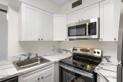 210 LAKE POINTE CONDO FIVE Drive, Oakland Park, FL, 33309 — photo 2