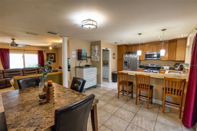7128 WRENWOOD Circle, Tampa, FL, 33617 — photo 2