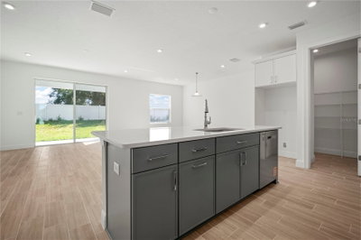 2949 STEWART CREEK Circle, Plant City, FL, 33565 — photo 2