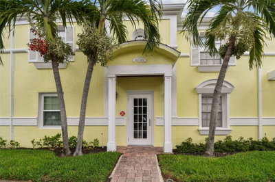 5116 BEACH Drive, St Petersburg, FL, 33705 — photo 2