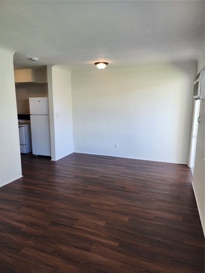 2227 HIGHLAND Street, St Petersburg, FL, 33705 — photo 2