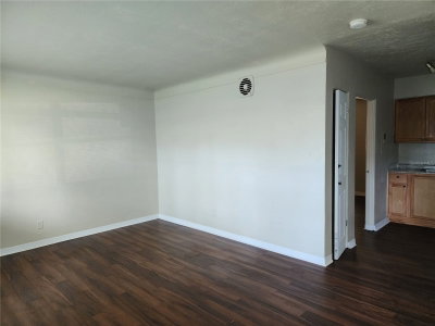 2219 HIGHLAND Street, St Petersburg, FL, 33705 — photo 2