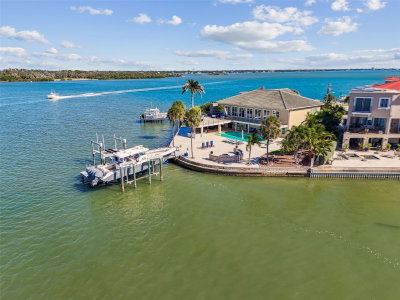 582 JOHNS PASS Avenue, Madeira Beach, FL, 33708 — photo 2