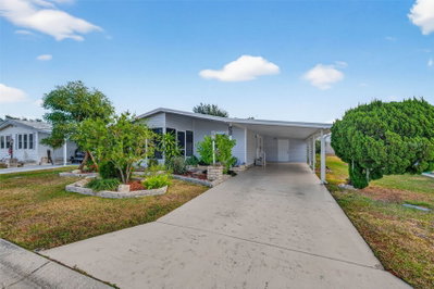 3904 WILLIAM HUME Drive, Zephyrhills, FL, 33541 — photo 2