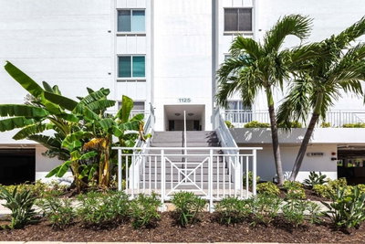 1125 PEPPERTREE Drive, Sarasota, FL, 34242 — photo 2