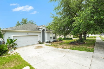 37110 HIGHLAND BLUFF Circle, Dade City, FL, 33523 — photo 2