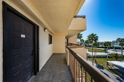 401 150TH Avenue, Madeira Beach, FL, 33708 — photo 2