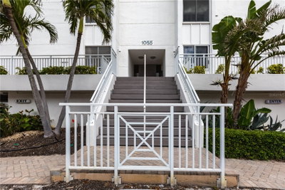 1055 PEPPERTREE Drive, Sarasota, FL, 34242 — photo 2