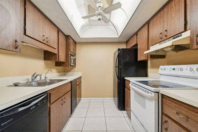 645 KEENE Road, Clearwater, FL, 33755 — photo 2