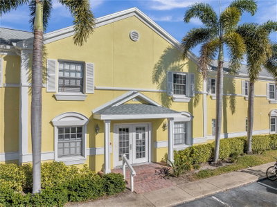 4728 BEACH Drive, St Petersburg, FL, 33705 — photo 2