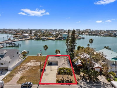 837 BAY POINT Drive, Madeira Beach, FL, 33708 — photo 2