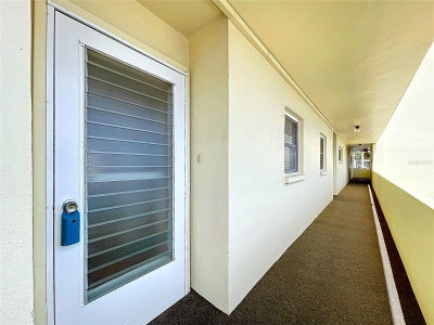 4650 COVE Circle, St Petersburg, FL, 33708 — photo 2