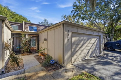 10603 CARROLLBROOK Way, Tampa, FL, 33618 — photo 2