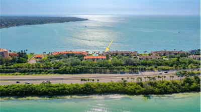 7520 SUNSHINE SKYWAY Lane, St Petersburg, FL, 33711 — photo 2