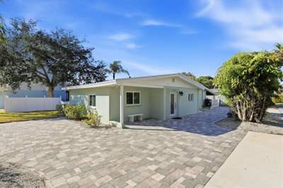 302 GEORGIA Avenue, Crystal Beach, FL, 34681 — photo 2