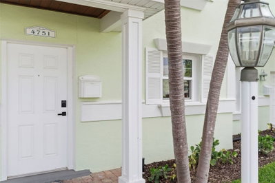 4751 COQUINA KEY Drive, St Petersburg, FL, 33705 — photo 2