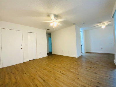 305 WELLINGTON Court, Tampa, FL, 33604 — photo 2