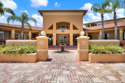 4333 BAYSIDE VILLAGE Drive, Tampa, FL, 33615 — photo 2