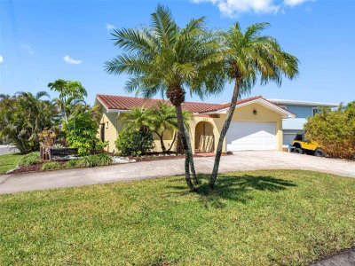 562 JOHNS PASS Avenue, Madeira Beach, FL, 33708 — photo 2