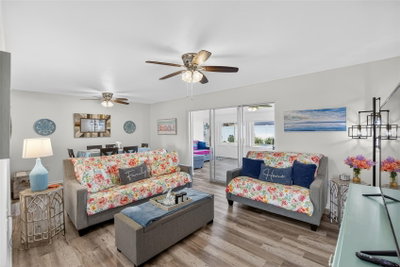 809 OAKMONT Avenue, Sun City Center, FL, 33573 — photo 2