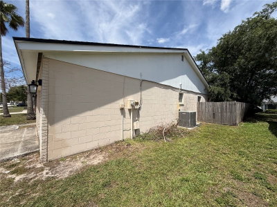 712 HAZY MEADOW Court, Brandon, FL, 33510 — photo 2