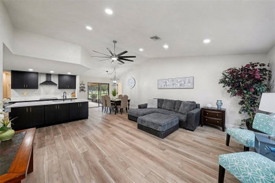 11325 GLENMONT Drive, Tampa, FL, 33635 — photo 2
