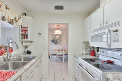 700 RUTGERS Place, Sun City Center, FL, 33573 — photo 2