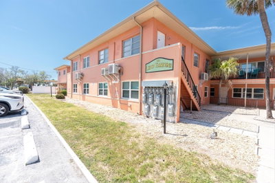 121 46TH Avenue, St Pete Beach, FL, 33706 — photo 2