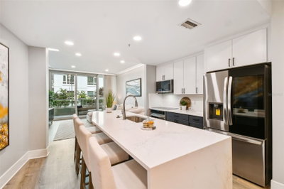 912 CHANNELSIDE Drive, Tampa, FL, 33602 — photo 2
