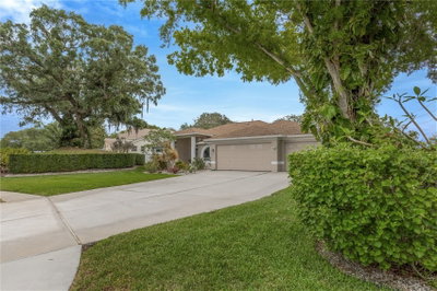 727 HIDDEN LAKE Drive, Tarpon Springs, FL, 34689 — photo 2